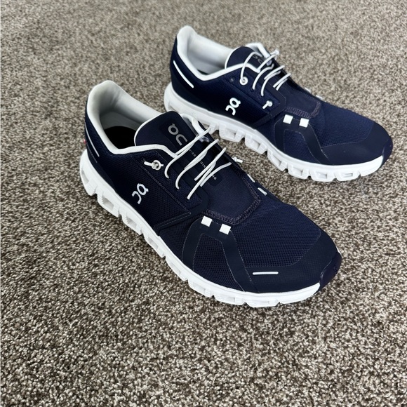 On Running Cloud 6 Sneakers - Picture 3 of 7